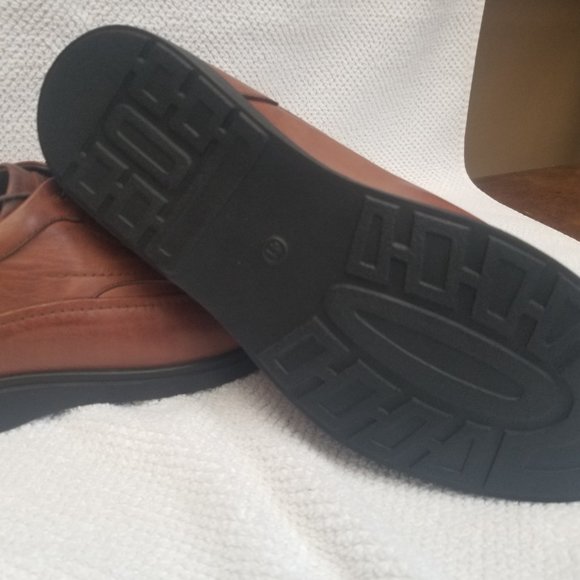 Laced leather mens loafers. New and unworn. - Picture 6 of 7